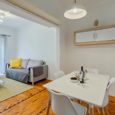 Combatentes 33 House - By Y Concept Appartamento Setúbal