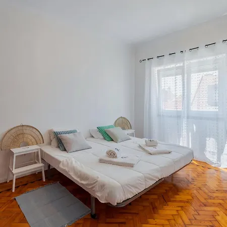 Combatentes 33 House - By Y Concept